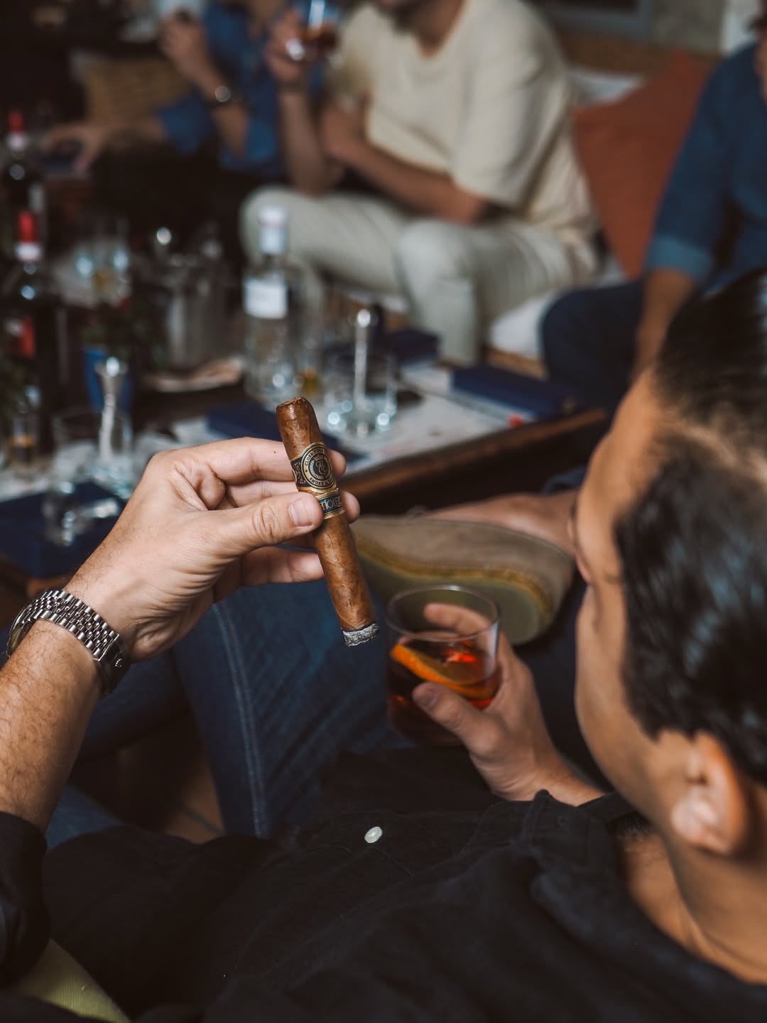 Guests sharing a TíoLeo evening